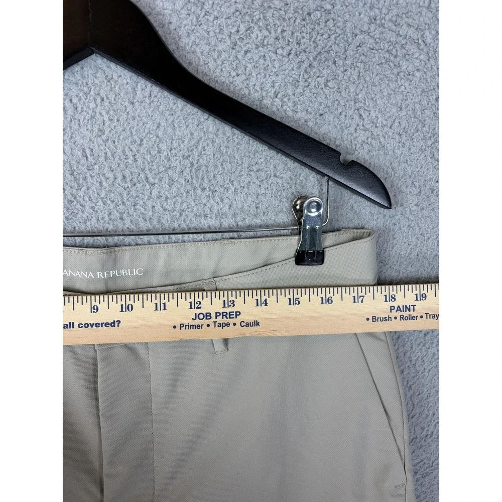 Banana Republic Mens 34x34 Beige Slim Fit Tapered Polyester Chino Golf Pants